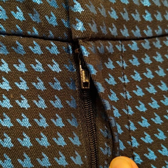 Old Navy Blue & black Metallic Houndstooth Pixie Ankle Pants, size 10 - NWT - Picture 6 of 11